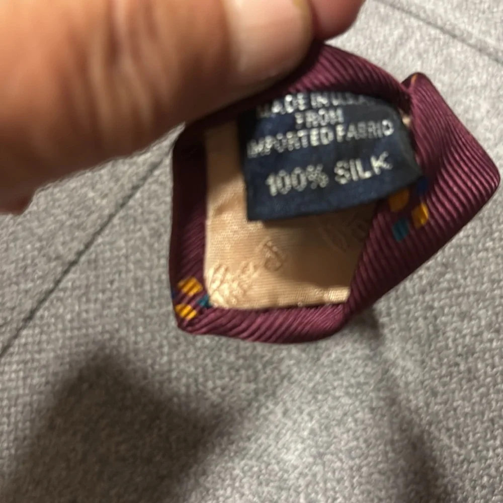 Paul Stuart Tie‎